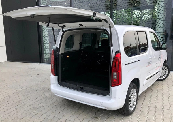 Toyota Proace City Verso cena 124900 przebieg: 5798, rok produkcji 2023 z Świdnik małe 352